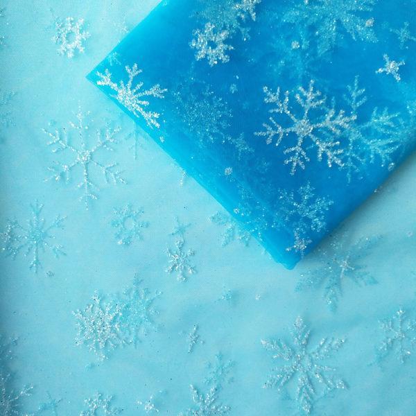 Снежинки на голубом еврофатине